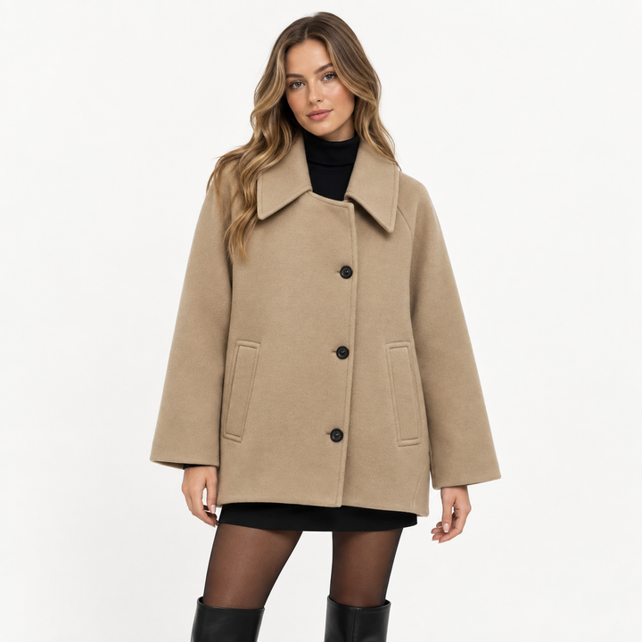 Laura | Oversized Frakke til Kvinder med Knaplukning og Reverskrave